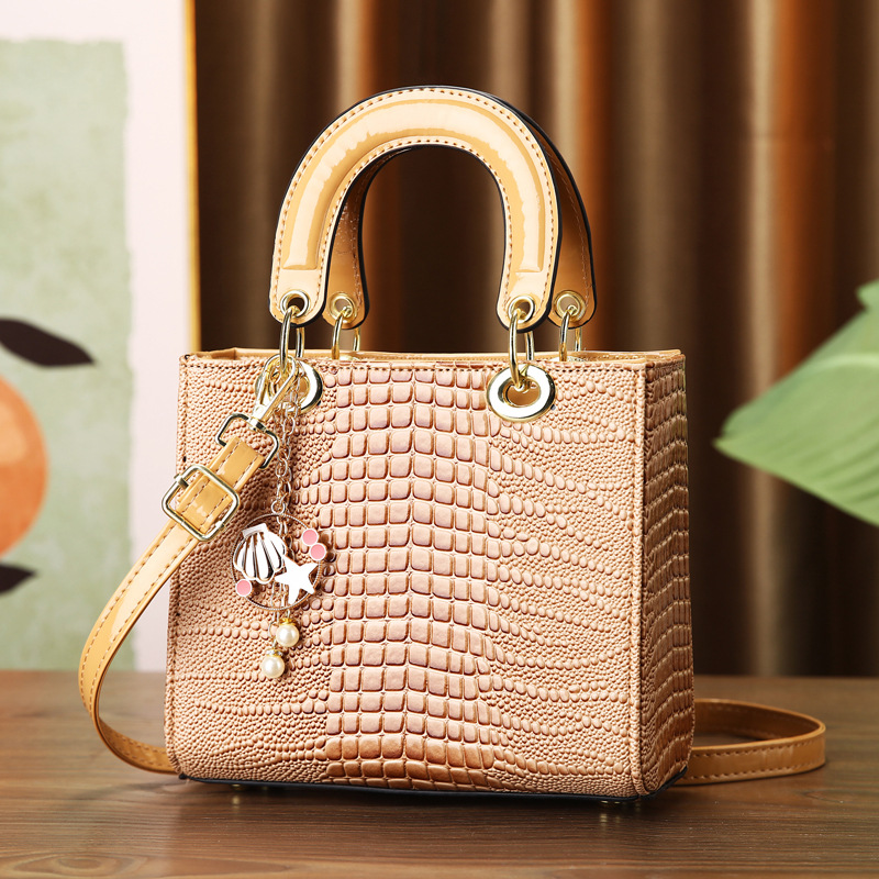 Luxury Bags Classy - Timsah Desen Doku Küçük Kare Çanta