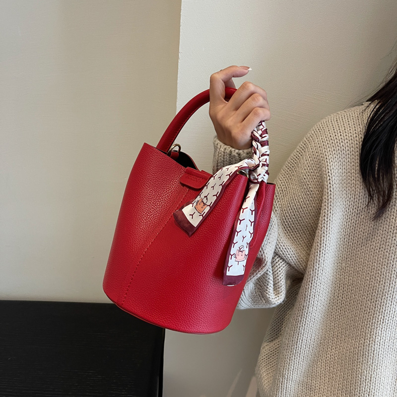 Kırmızı PU Kova Omuz ve Crossb - Luxury Bags In Sale incelemesi ve fiyatı