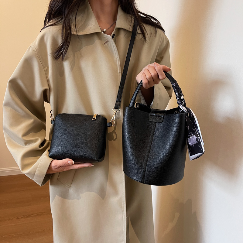 Kırmızı PU Kova Omuz ve Crossb - Luxury Bags In Sale incelemesi ve fiyatı