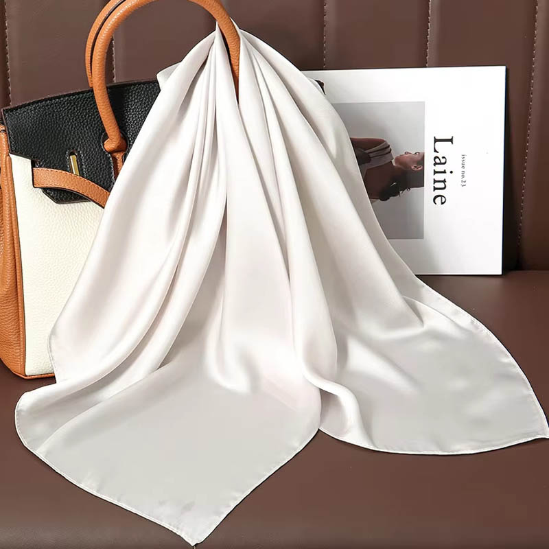 Lüks düz renk ipek kare eşarp  - Luxury Bags Online incelemesi ve fiyatı