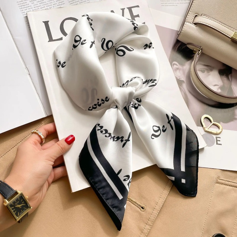 Kadınlar Lüks Ipek Saten Kare  - Luxury Bags Online incelemesi ve fiyatı